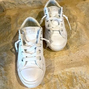 Girls size 2 Converse Shoes